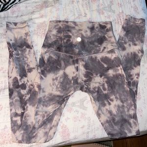 Diamon dye lululemon align leggings lavender cream